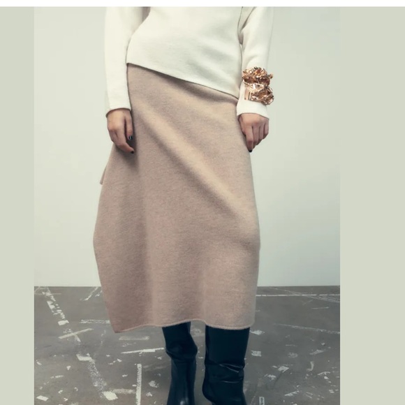 New ZARA  100% WOOL RUFFLED SKIRT - Picture 5 of 14